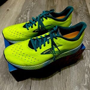 Brooks Hyperion Tempo Running Sneakers